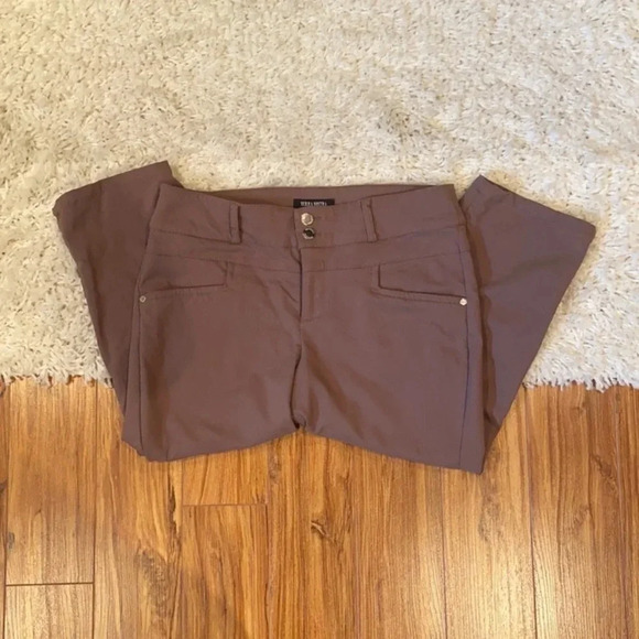 Brown/taupe cropped pant with cutouts👖 - Picture 3 of 6